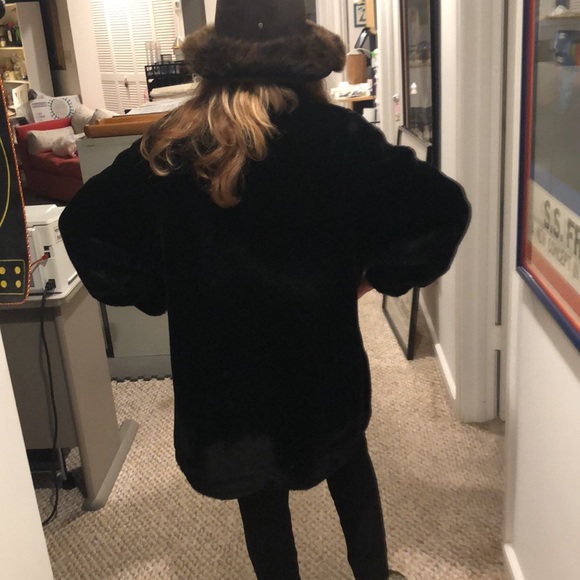 Jet black faux fur jacket - Picture 6 of 7